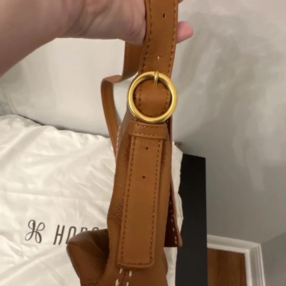 HOBO brand Cognac Shoulder Bag with Ring Detail Magnetic closure Circle - Picture 7 of 7